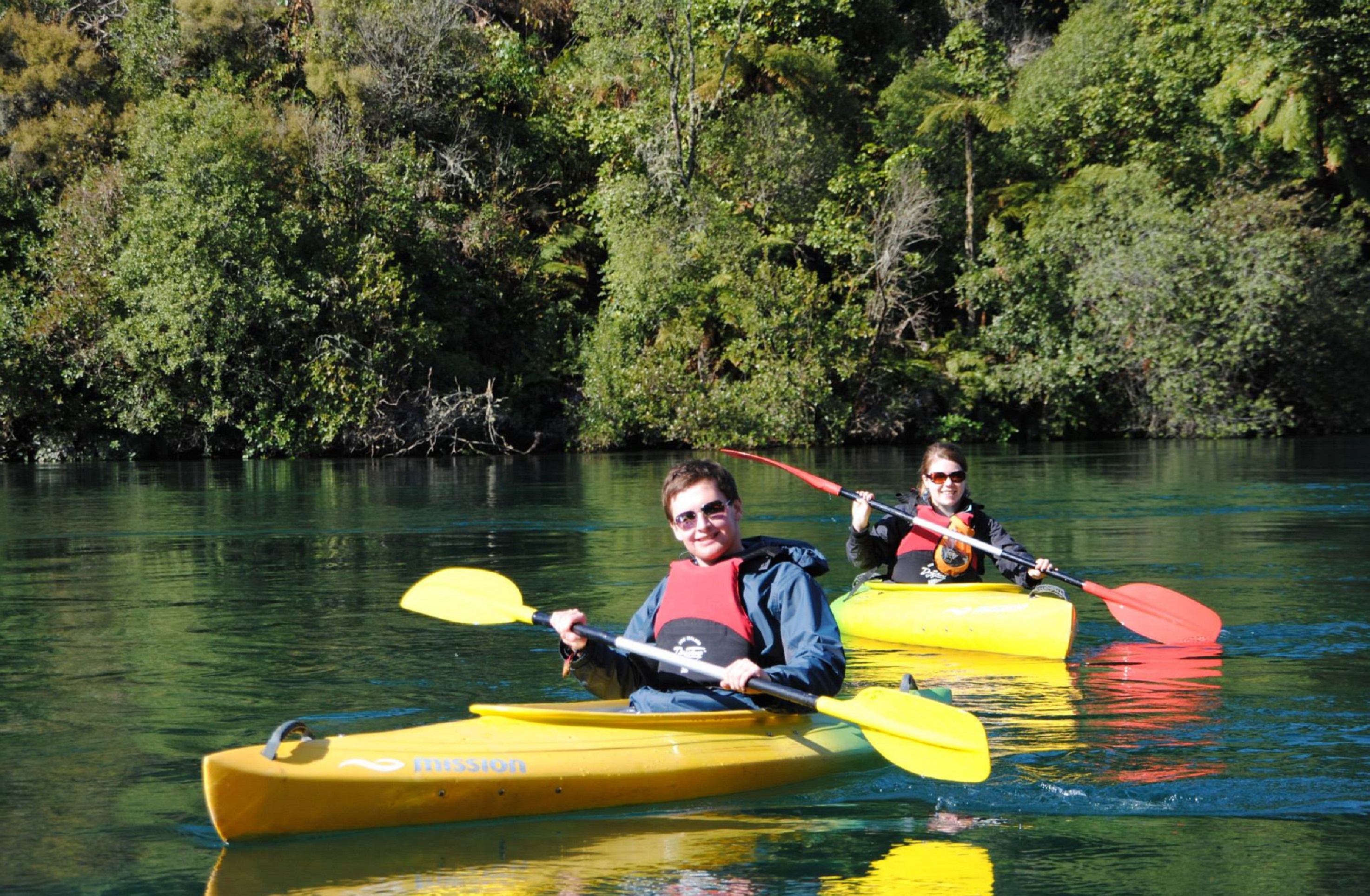 canoe and kayak taupo tours